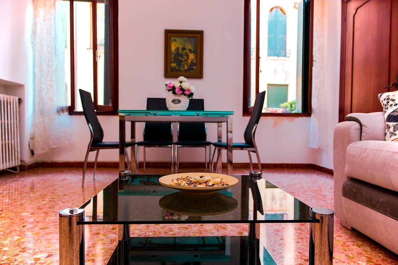Appartamento Dei Frari Venesia Bagian luar foto