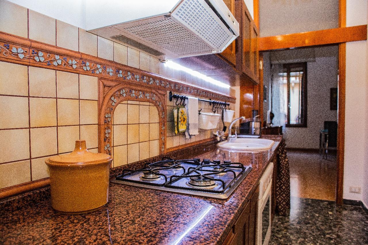 Appartamento Dei Frari Venesia Bagian luar foto
